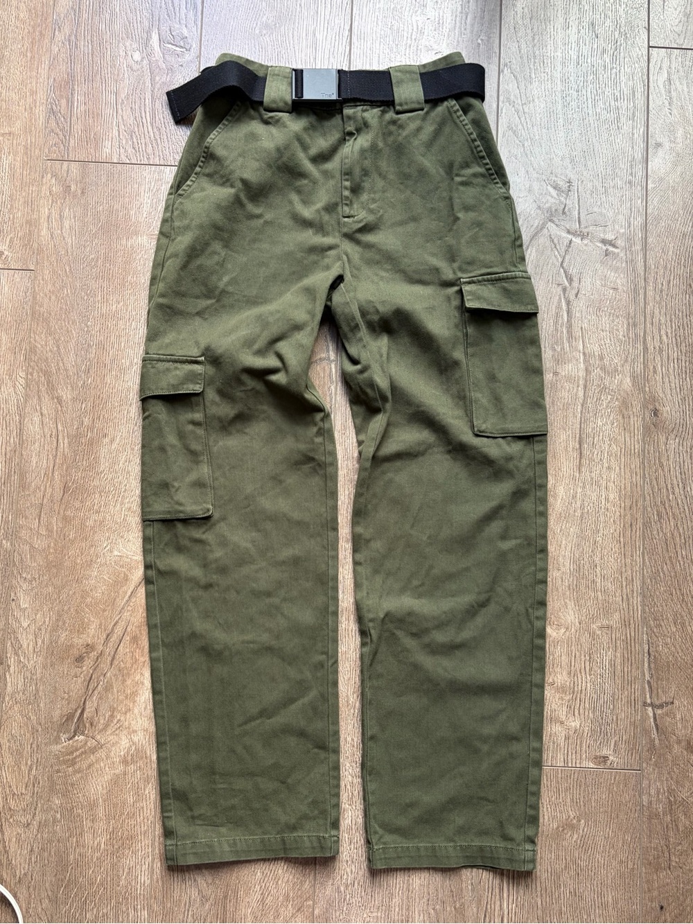 TNA Green Cargo Pants with Utility Belt 💚